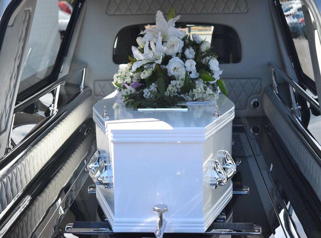suzanne hinn funeral